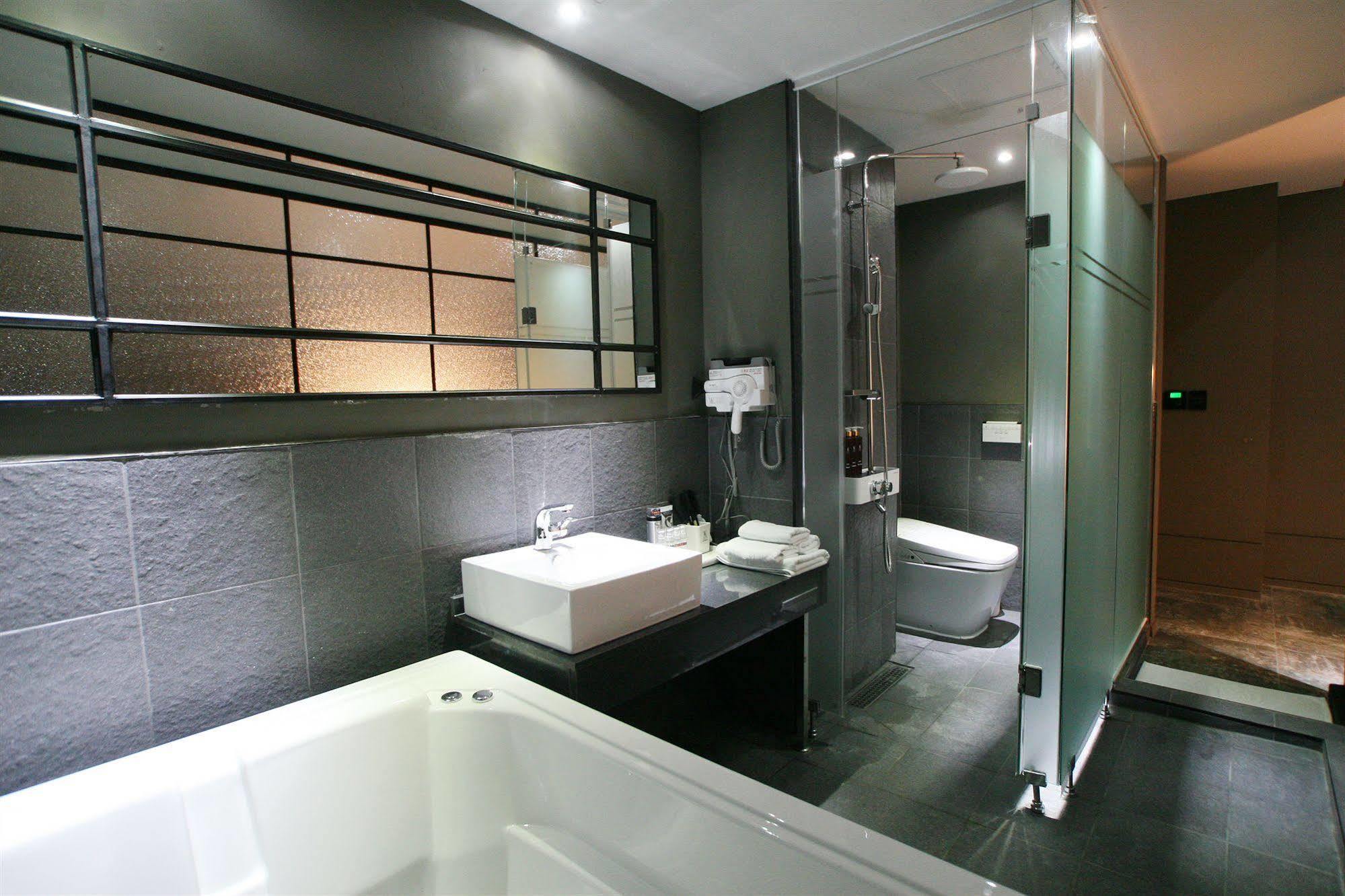 Vvalt Hotel Сеул Экстерьер фото