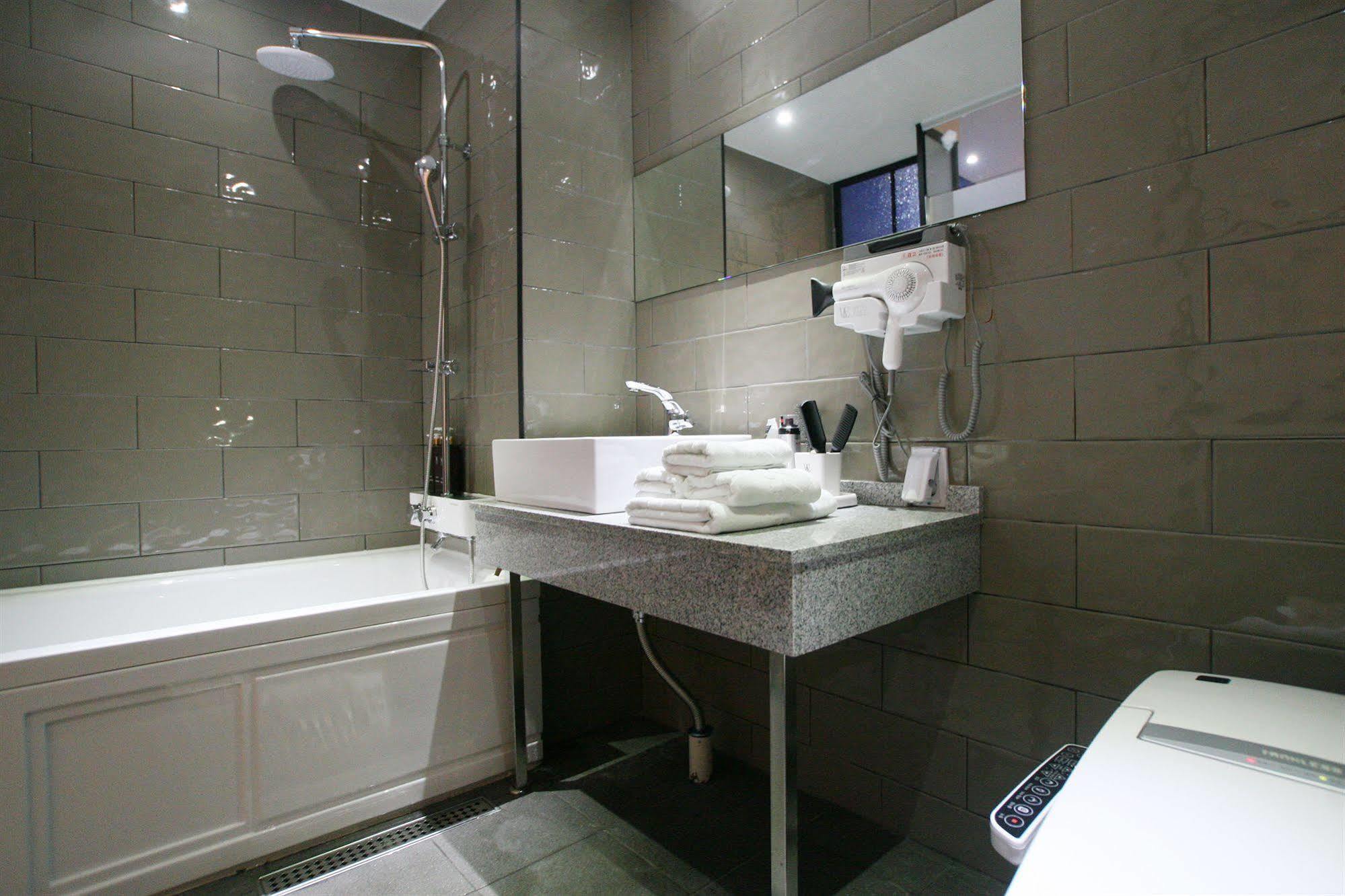 Vvalt Hotel Сеул Экстерьер фото