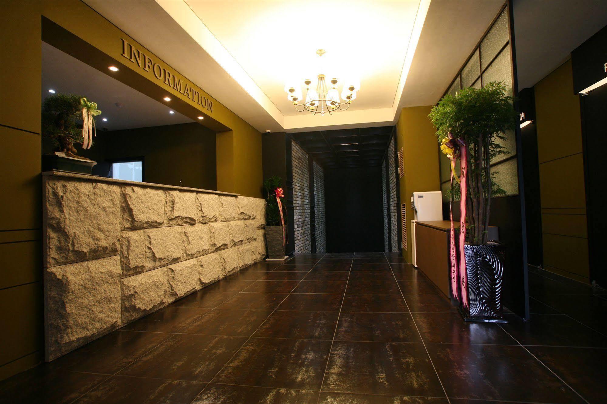 Vvalt Hotel Сеул Экстерьер фото